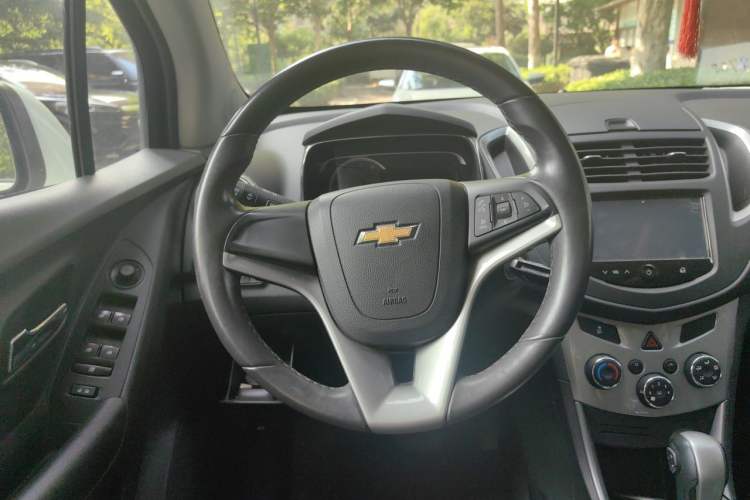 Used Chevrolet Trax 2016 1.4T Automatic Two-Wheel Drive Luxury Version Steering Wheel