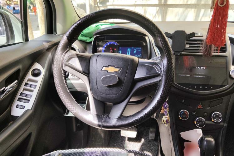 Used Chevrolet Trax 2016 1.4T Automatic Two-Wheel Drive Comfort Version with Sunroof Steering Wheel
