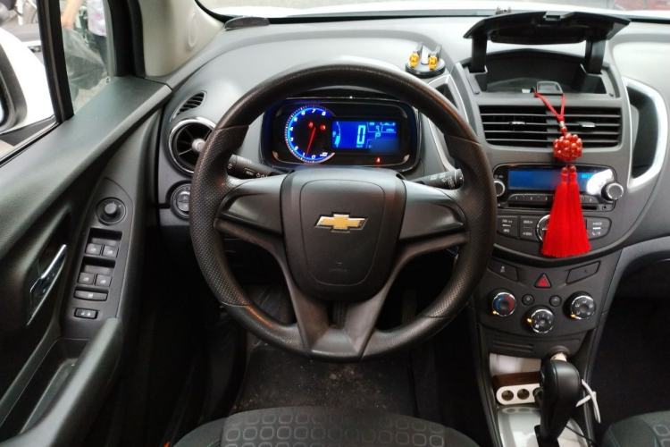 Used Chevrolet Trax 2016 1.4T Automatic Two-Wheel Drive Comfort Version with Sunroof Steering Wheel