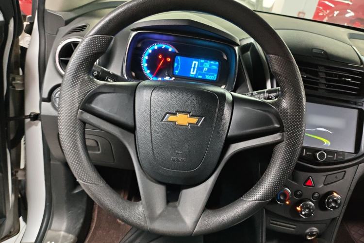 Used Chevrolet Trax 2016 1.4T Automatic Two-Wheel Drive Comfort Version with Sunroof Steering Wheel