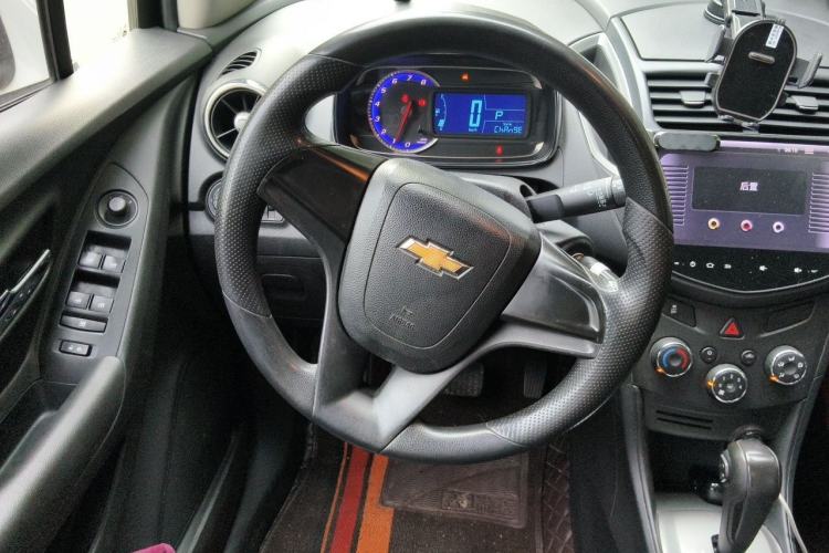 Used Chevrolet Trax 2016 1.4T Automatic Two-Wheel Drive Comfort Version with Sunroof Steering Wheel