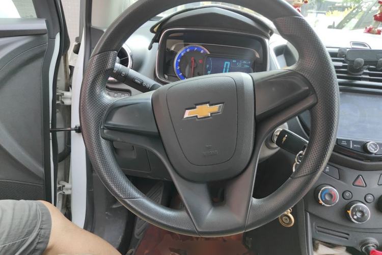 Used Chevrolet Trax 2016 1.4T Manual Two-Wheel Drive Comfort Version with Sunroof Steering Wheel