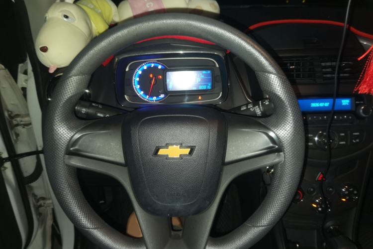Used Chevrolet Trax 2016 1.4T Automatic Two-Wheel Drive Comfort Version with Sunroof Steering Wheel