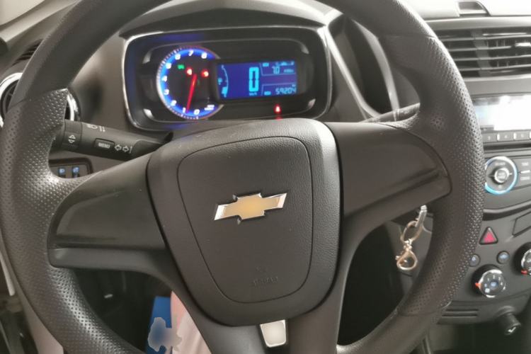 Used Chevrolet Trax 2016 1.4T Manual Two-Wheel Drive Comfort Version with Sunroof Steering Wheel