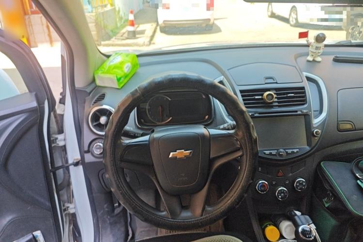 Used Chevrolet Trax 2016 1.4T Manual Two-Wheel Drive Comfort Version with Sunroof Steering Wheel