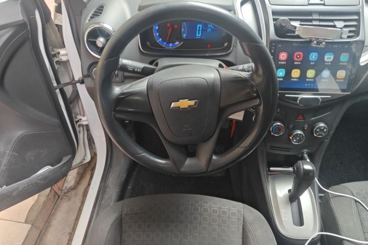 Used Chevrolet Trax 2016 1.4T Automatic Two-Wheel Drive Comfort Version with Sunroof Steering Wheel