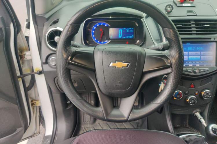 Used Chevrolet Trax 2016 1.4T Manual Two-Wheel Drive Comfort Version with Sunroof Steering Wheel