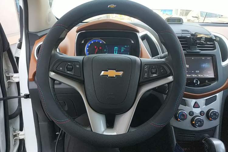 Used Chevrolet Trax 2016 1.4T Automatic 4x4 Flagship Model Steering Wheel