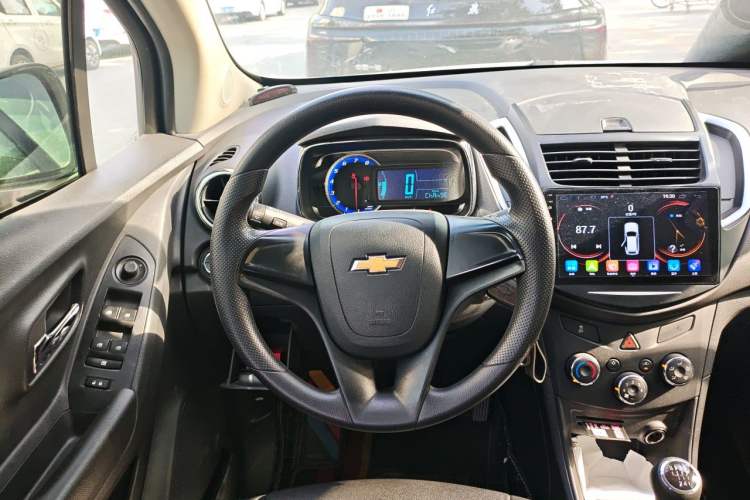 Used Chevrolet Trax 2016 1.4T Manual Two-Wheel Drive Comfort Version with Sunroof Steering Wheel