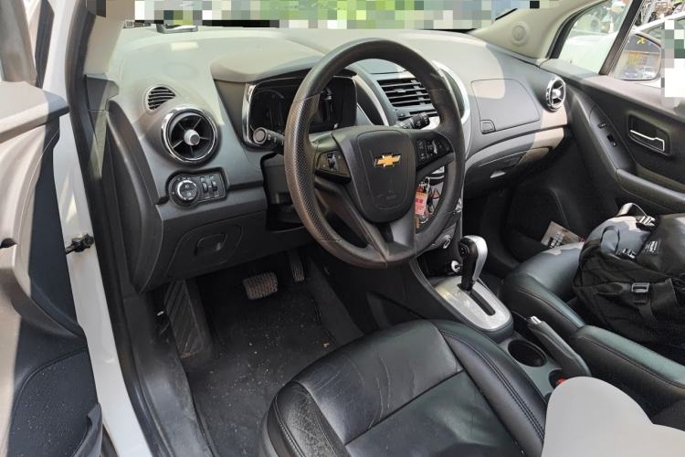 Used Chevrolet Trax 2016 1.4T Automatic Two-Wheel Drive Comfort Version with Sunroof Steering Wheel