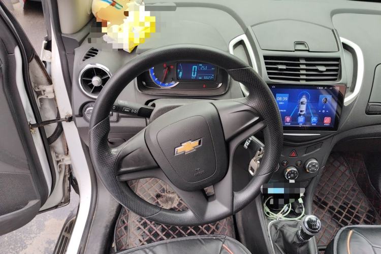 Used Chevrolet Trax 2016 1.4T Manual Two-Wheel Drive Comfort Version with Sunroof Steering Wheel