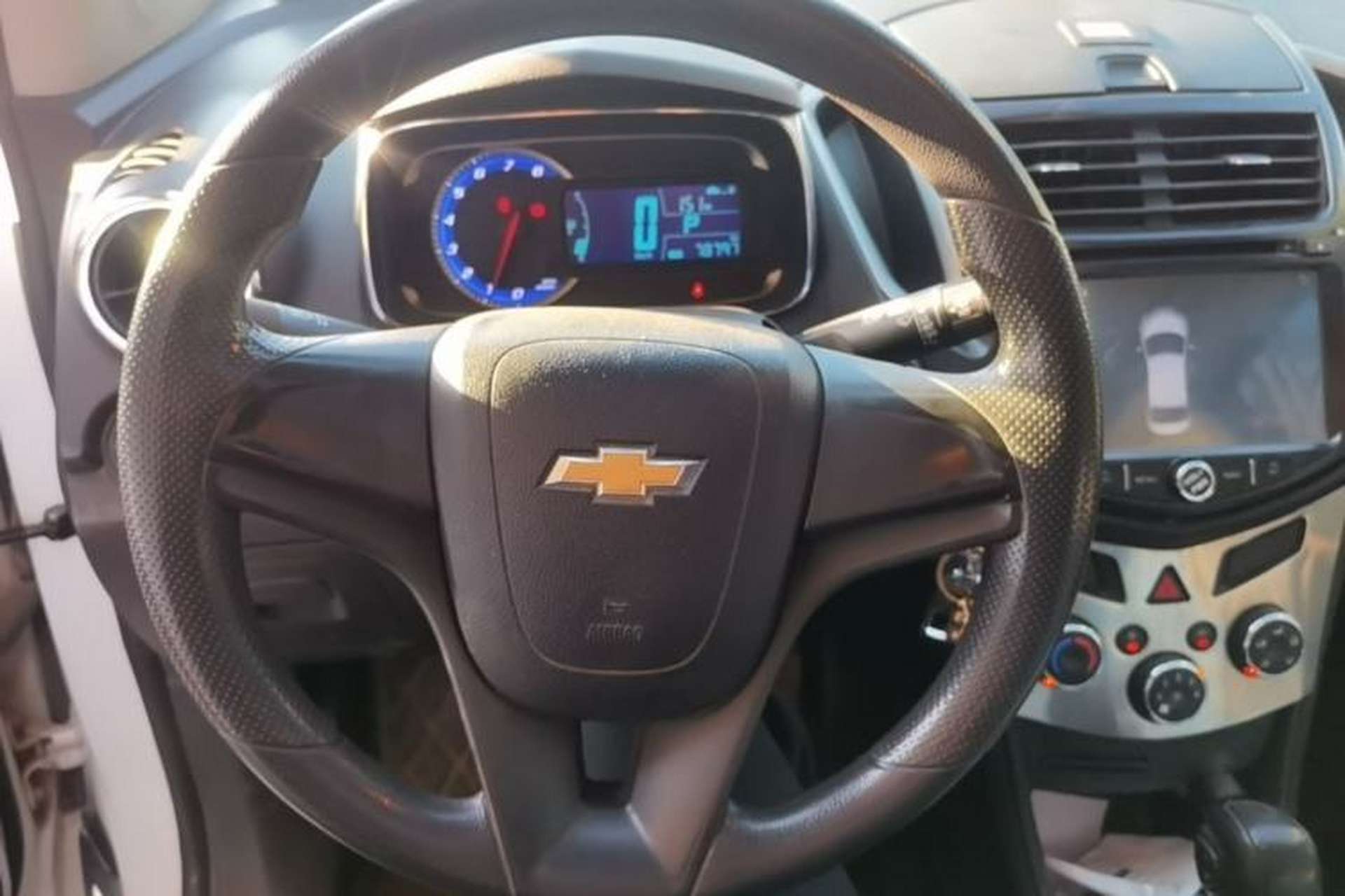 Used Chevrolet Trax 2016 1.4T Automatic Two-Wheel Drive Comfort Version with Sunroof Steering Wheel