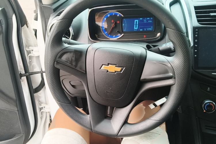 Used Chevrolet Trax 2016 1.4T Manual Two-Wheel Drive Comfort Version with Sunroof Steering Wheel