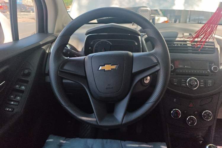 Used Chevrolet Trax 2016 1.4T Manual Two-Wheel Drive Comfort Version with Sunroof Steering Wheel