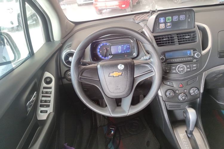 Used Chevrolet Trax 2016 1.4T Automatic Two-Wheel Drive Comfort Version with Sunroof Steering Wheel
