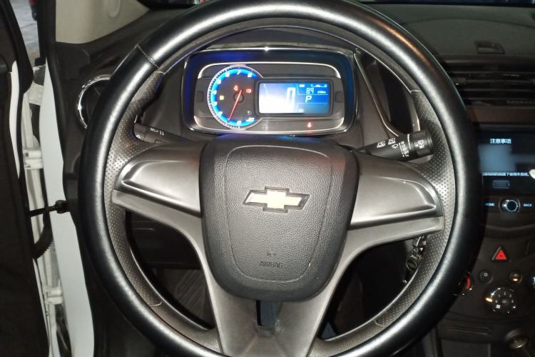 Used Chevrolet Trax 2016 1.4T Automatic Two-Wheel Drive Comfort Version with Sunroof Steering Wheel