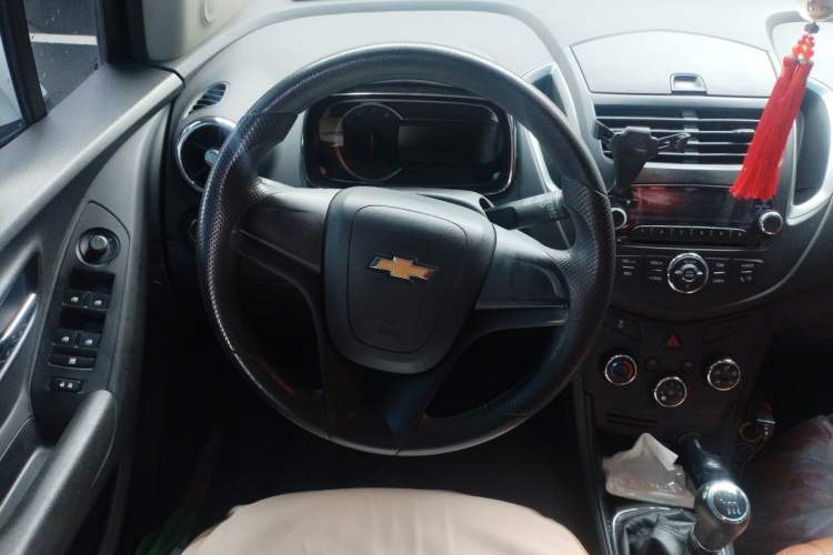 Used Chevrolet Trax 2016 1.4T Manual Two-Wheel Drive Comfort Version with Sunroof Steering Wheel