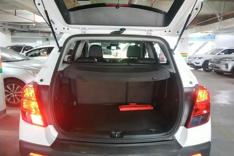 Used Chevrolet Trax 2016 1.4T Automatic Two-Wheel Drive Comfort Version with Sunroof Trunk