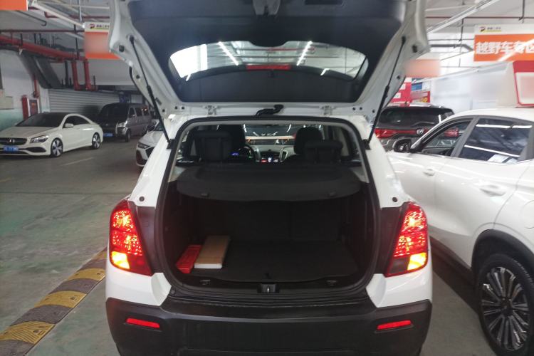 Used Chevrolet Trax 2016 1.4T Automatic Two-Wheel Drive Comfort Version with Sunroof Trunk
