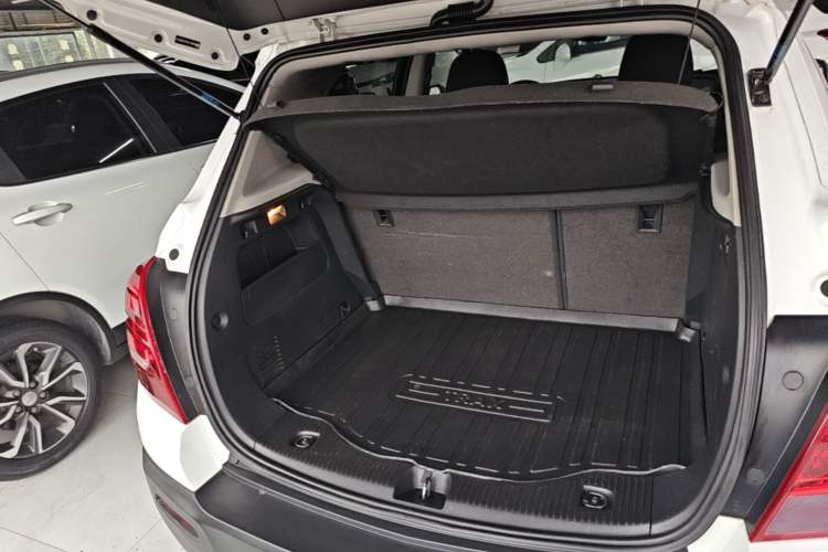 Used Chevrolet Trax 2016 1.4T Automatic Two-Wheel Drive Comfort Version with Sunroof Trunk
