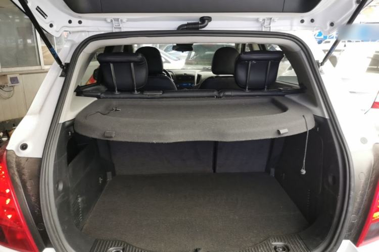 Used Chevrolet Trax 2016 1.4T Manual Two-Wheel Drive Comfort Version with Sunroof Trunk