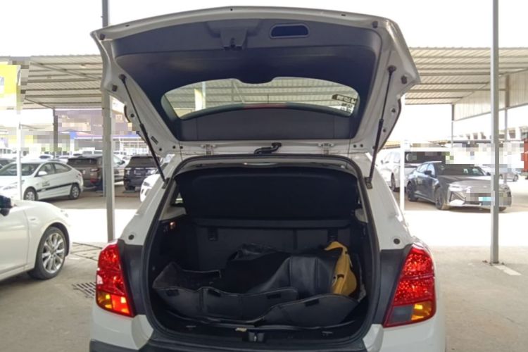 Used Chevrolet Trax 2016 1.4T Automatic Two-Wheel Drive Comfort Version with Sunroof Trunk