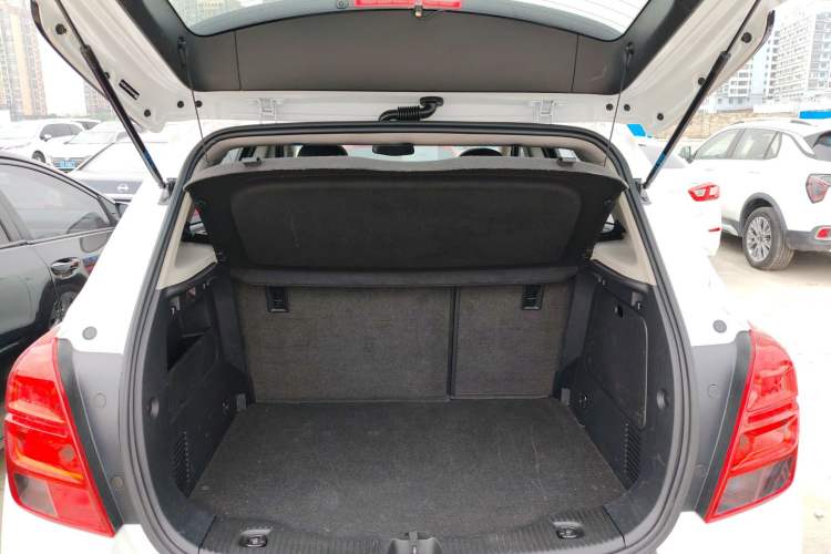 Used Chevrolet Trax 2016 1.4T Automatic Two-Wheel Drive Luxury Version Trunk