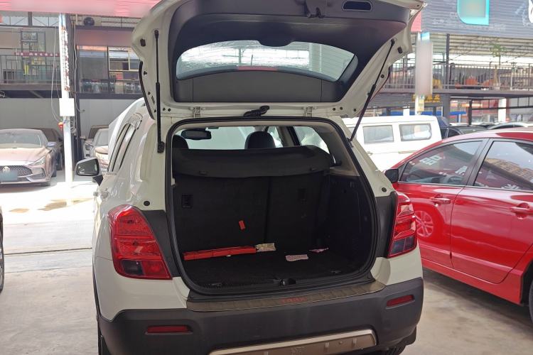 Used Chevrolet Trax 2016 1.4T Manual Two-Wheel Drive Comfort Version with Sunroof Trunk
