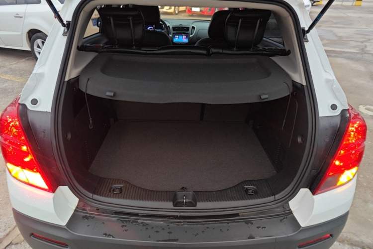Used Chevrolet Trax 2016 1.4T Automatic Two-Wheel Drive Comfort Version with Sunroof Trunk