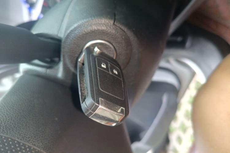 Used Chevrolet Trax 2016 1.4T Automatic Two-Wheel Drive Comfort Version with Sunroof Vehicle Key