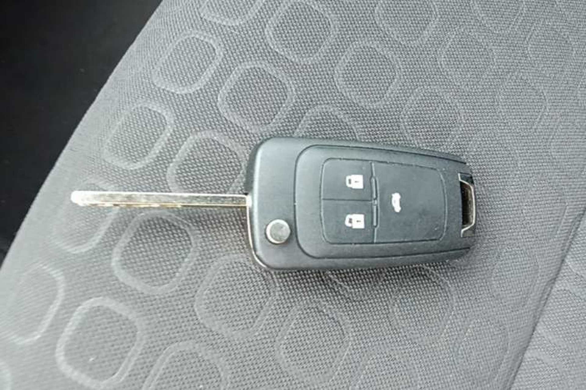 Used Chevrolet Trax 2016 1.4T Automatic Two-Wheel Drive Comfort Version with Sunroof Vehicle Key