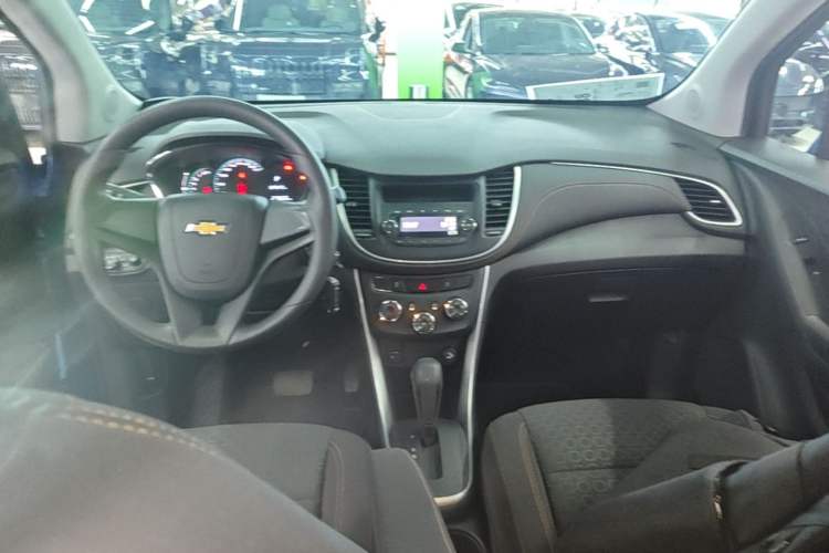 Used Chevrolet Trax 2017 1.4T Automatic Two-Wheel Drive Comfort Version Center Console
