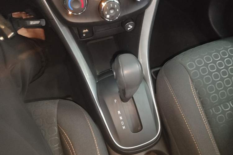 Used Chevrolet Trax 2017 1.4T Automatic Two-Wheel Drive Comfort Version Gear Lever
