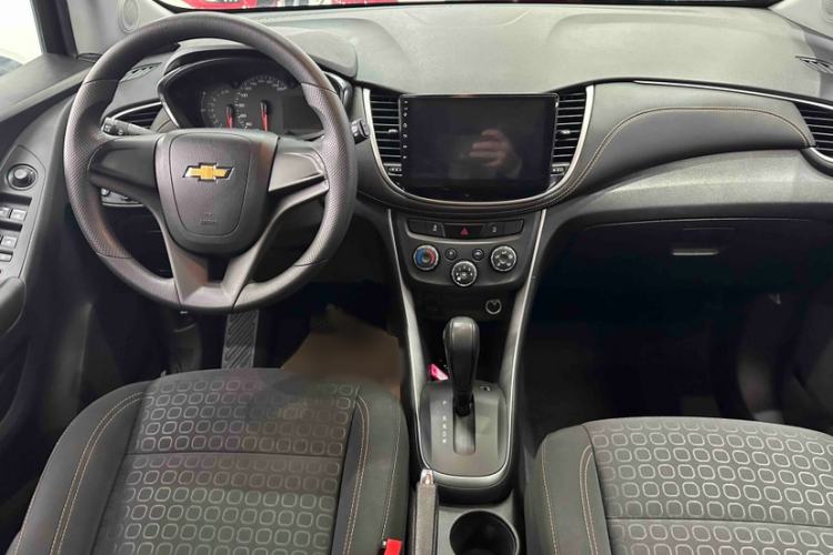 Used Chevrolet Trax 2017 1.4T Automatic Two-Wheel Drive Comfort Version Interior 3