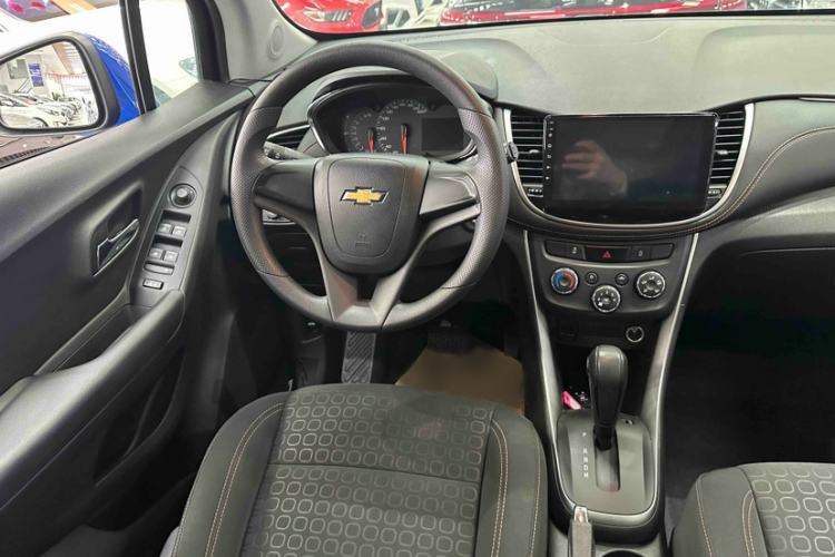 Used Chevrolet Trax 2017 1.4T Automatic Two-Wheel Drive Comfort Version Interior 4