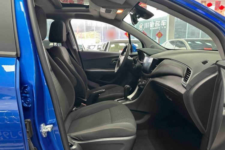 Used Chevrolet Trax 2017 1.4T Automatic Two-Wheel Drive Comfort Version Interior 7