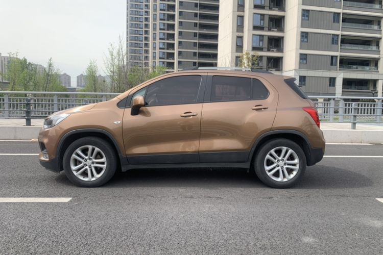 Used Chevrolet Trax 2017 1.4T Automatic Two-Wheel Drive Comfort Version Exterior 6