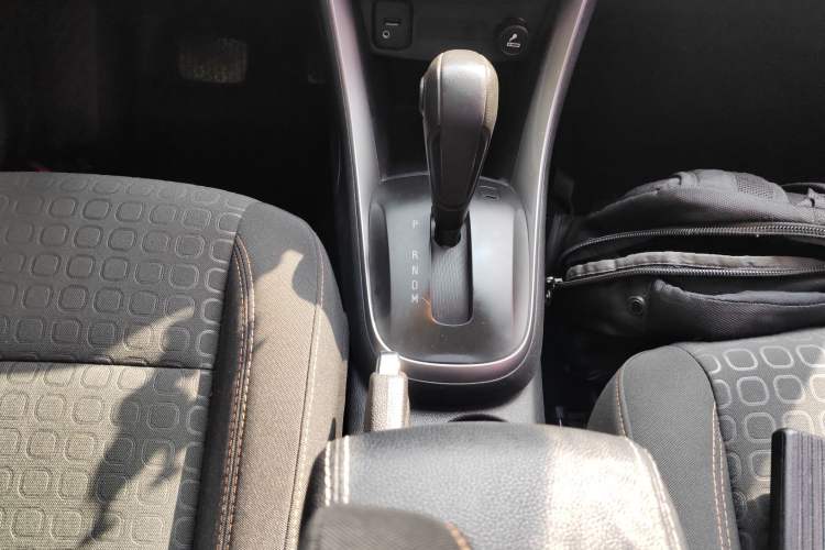 Used Chevrolet Trax 2017 1.4T Automatic Two-Wheel Drive Comfort Version Gear Lever