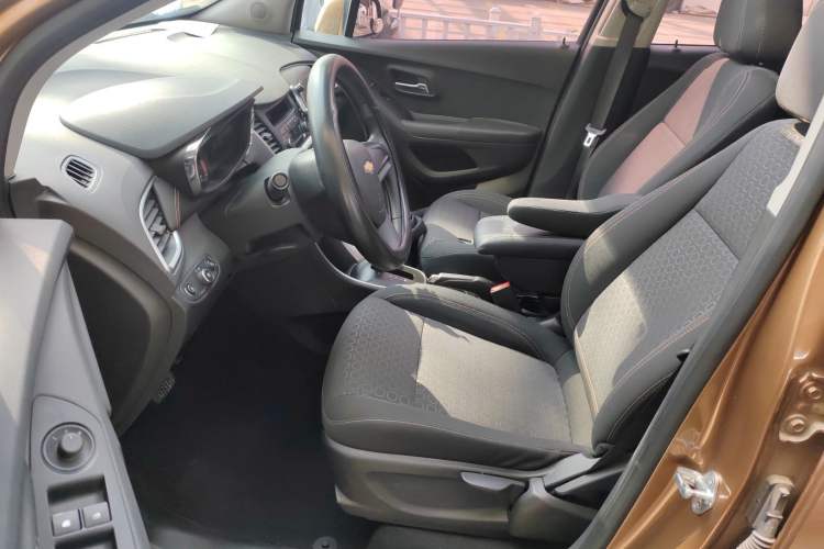 Used Chevrolet Trax 2017 1.4T Automatic Two-Wheel Drive Comfort Version Left Front Seat