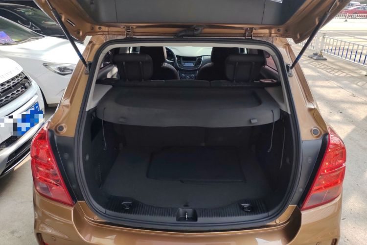 Used Chevrolet Trax 2017 1.4T Automatic Two-Wheel Drive Comfort Version Trunk