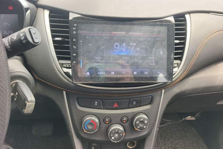 Used Chevrolet Trax 2017 1.4T Automatic Two-Wheel Drive Comfort Version Audio And AC Panel