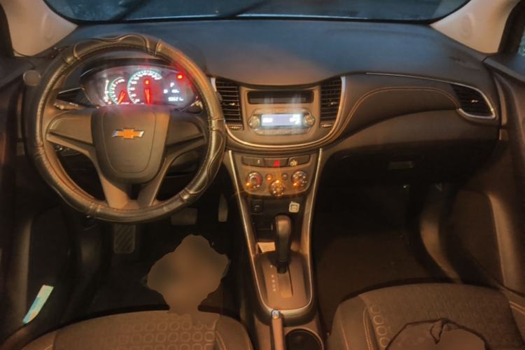 Used Chevrolet Trax 2017 1.4T Automatic Two-Wheel Drive Comfort Version Center Console