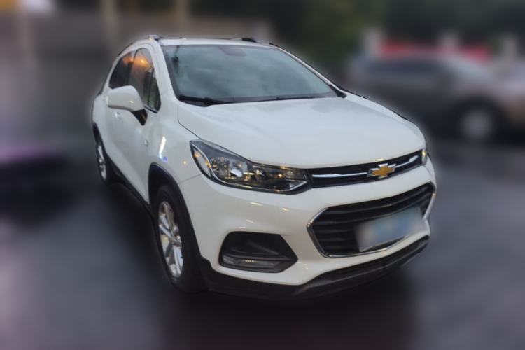 Used Chevrolet Trax 2017 1.4T Automatic Two-Wheel Drive Comfort Version Front Right 45 Deg
