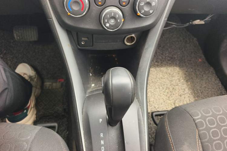 Used Chevrolet Trax 2017 1.4T Automatic Two-Wheel Drive Comfort Version Gear Lever