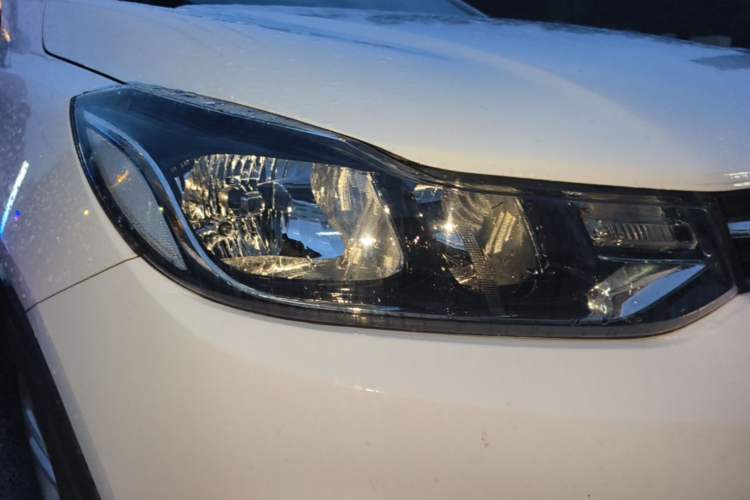 Used Chevrolet Trax 2017 1.4T Automatic Two-Wheel Drive Comfort Version Right Front Headlight
