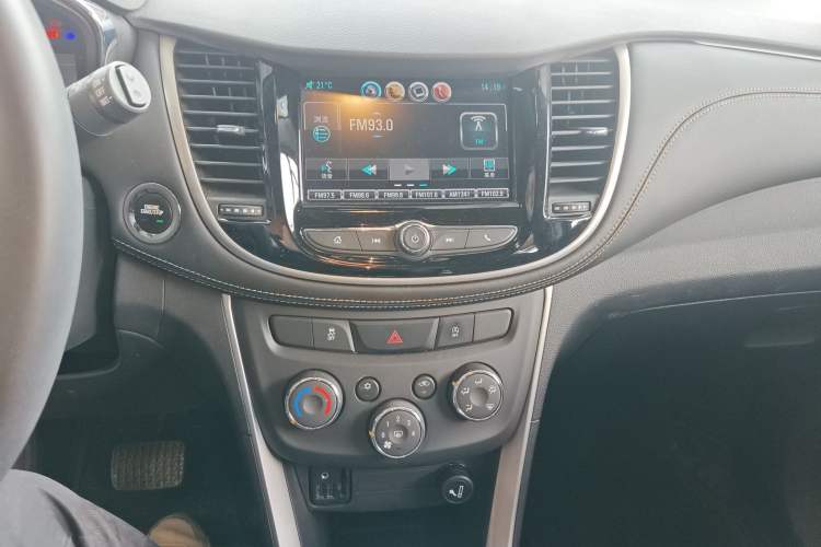Used Chevrolet Trax 2017 1.4T Automatic Two-Wheel Drive Luxury Version Audio And AC Panel