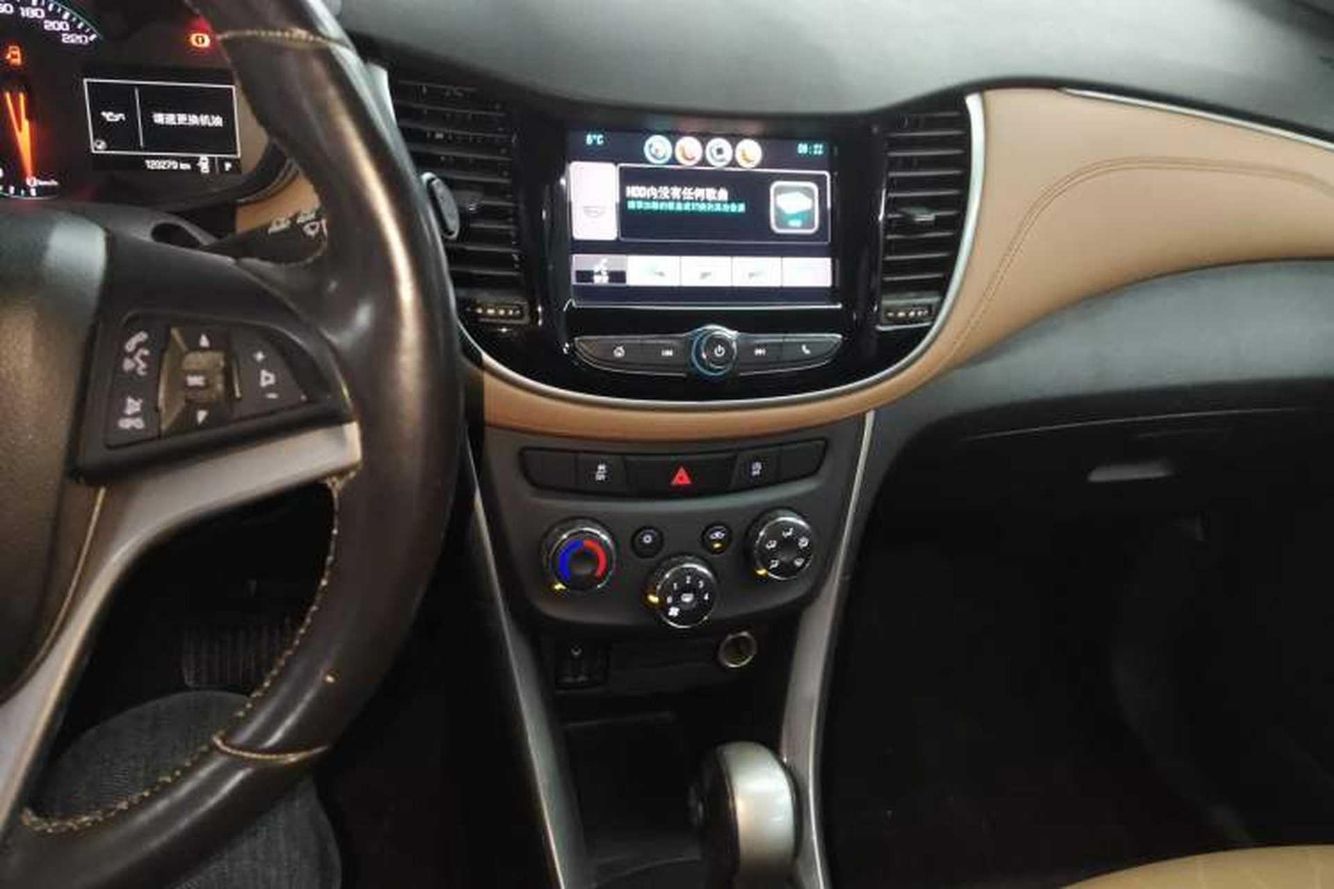 Used Chevrolet Trax 2017 1.4T Automatic Two-Wheel Drive Luxury Version Audio And AC Panel