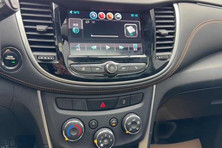 Used Chevrolet Trax 2017 1.4T Automatic Two-Wheel Drive Luxury Version Audio And AC Panel