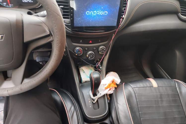 Used Chevrolet Trax 2017 1.4T Automatic Two-Wheel Drive Comfort Version Audio And AC Panel