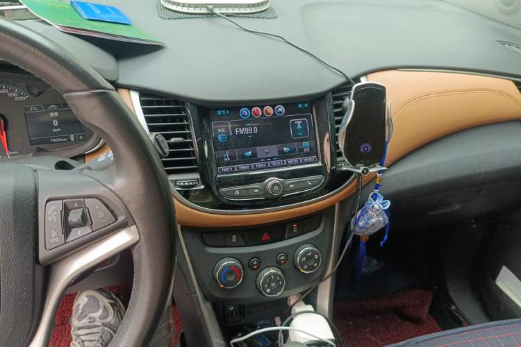 Used Chevrolet Trax 2017 1.4T Automatic Two-Wheel Drive Luxury Version Audio And AC Panel